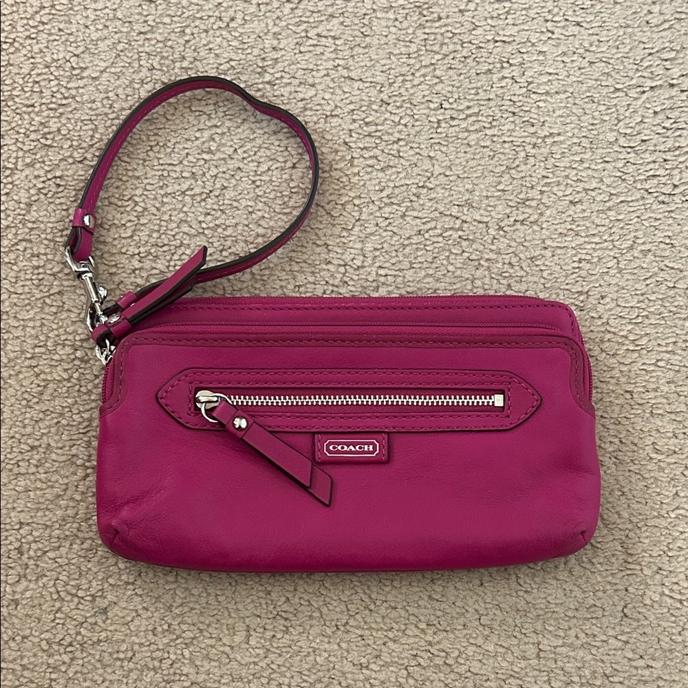 Coach Daisy Spectator Magenta leather wristlet